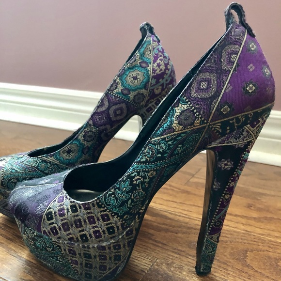 6-inch platform Aldo heels - Picture 2 of 5